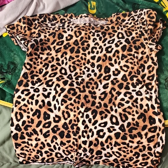 PINK VS Leopard Shirt Size M - Picture 1 of 3